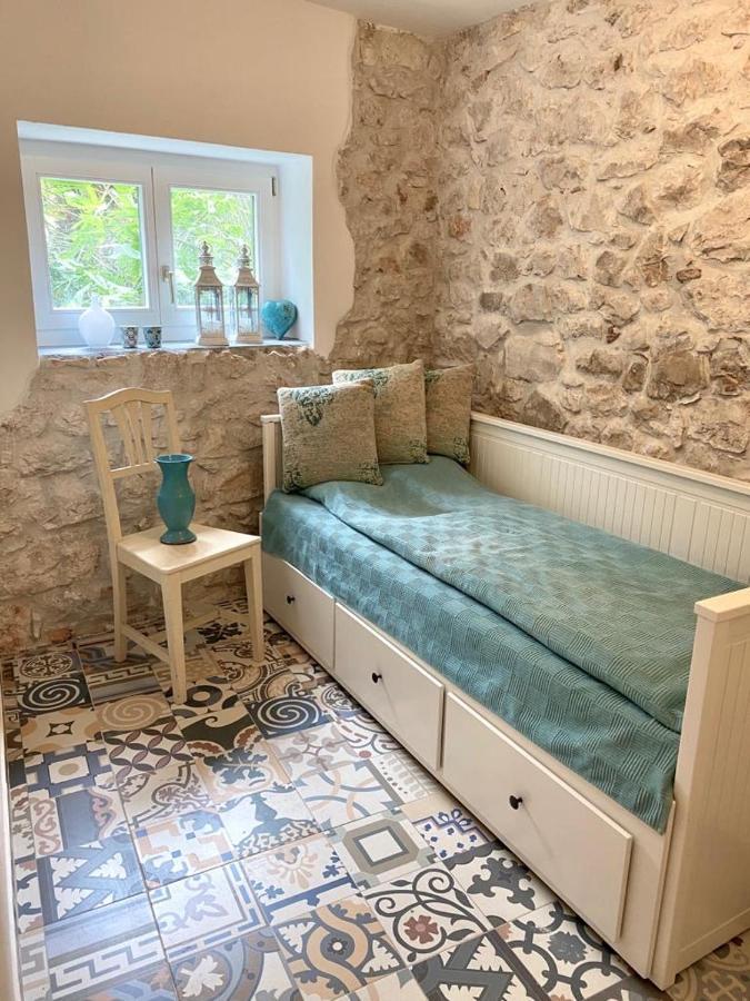 Appartamento Steinhaus Mit Terrasse Rovigno Esterno foto