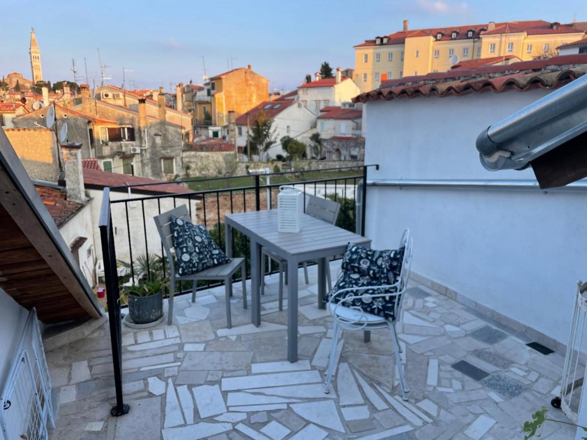 Appartamento Steinhaus Mit Terrasse Rovigno Esterno foto