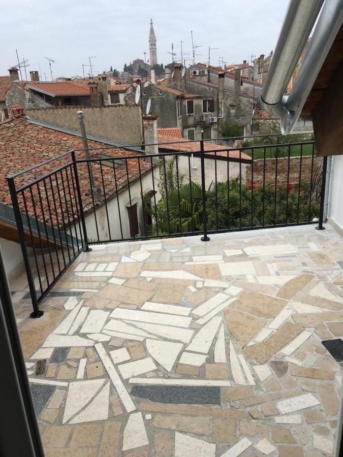 Appartamento Steinhaus Mit Terrasse Rovigno Esterno foto